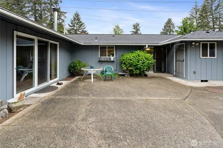 Private backyard/patio