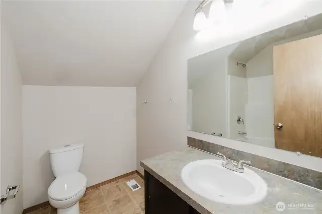 Full bath on the topo floor.