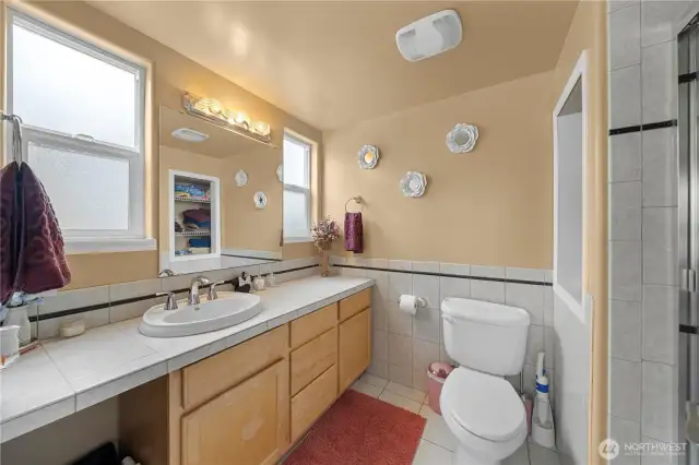 Secondary Bedroom En Suite