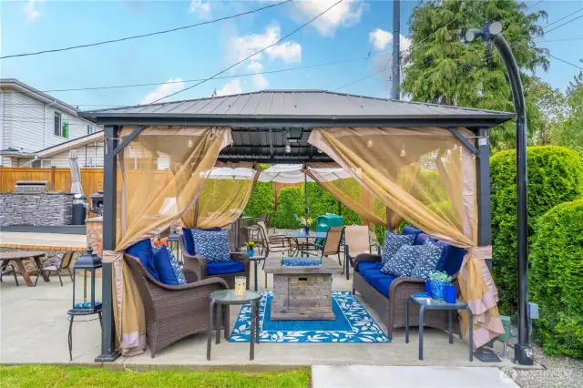 Gazebo and fire pit! Enjoy Seattle's fickle weather year round.