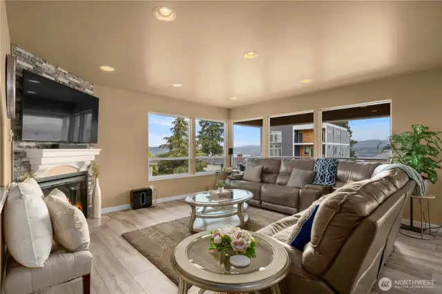 9.5 feet ceilings on every floor