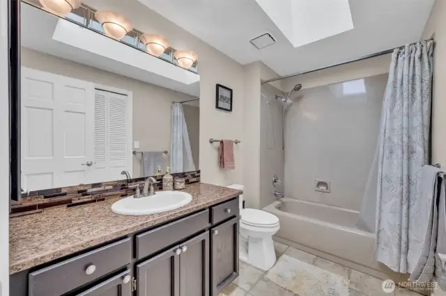 Good sized main hall bathroom