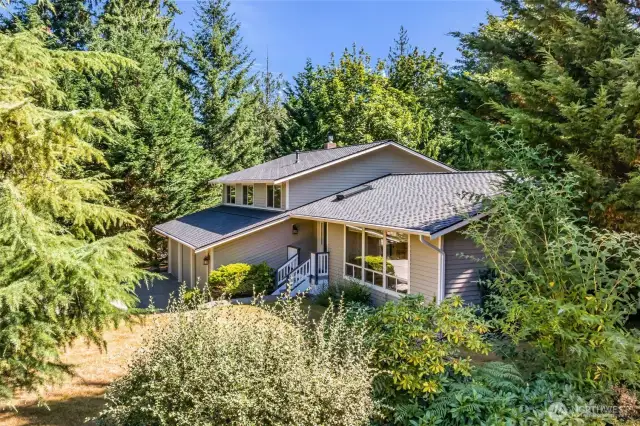 Winterwood is an amazing neighborhood and this is a great home.