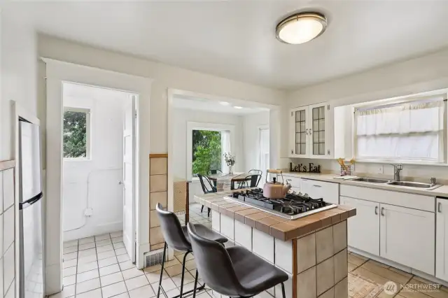 Super functional and CLEAN kitchen, and cute dining room too!