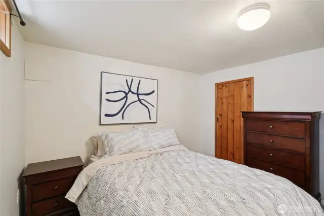 3rd bedroom is in the lower level
