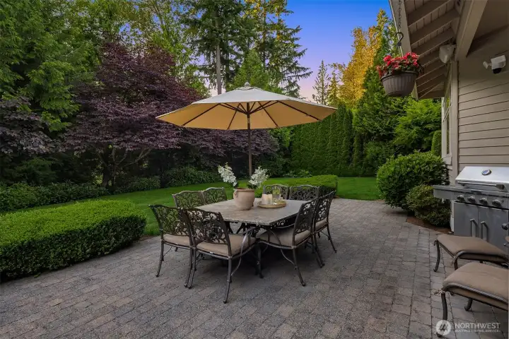 Off the Kitchen, Ultra Private Backyard