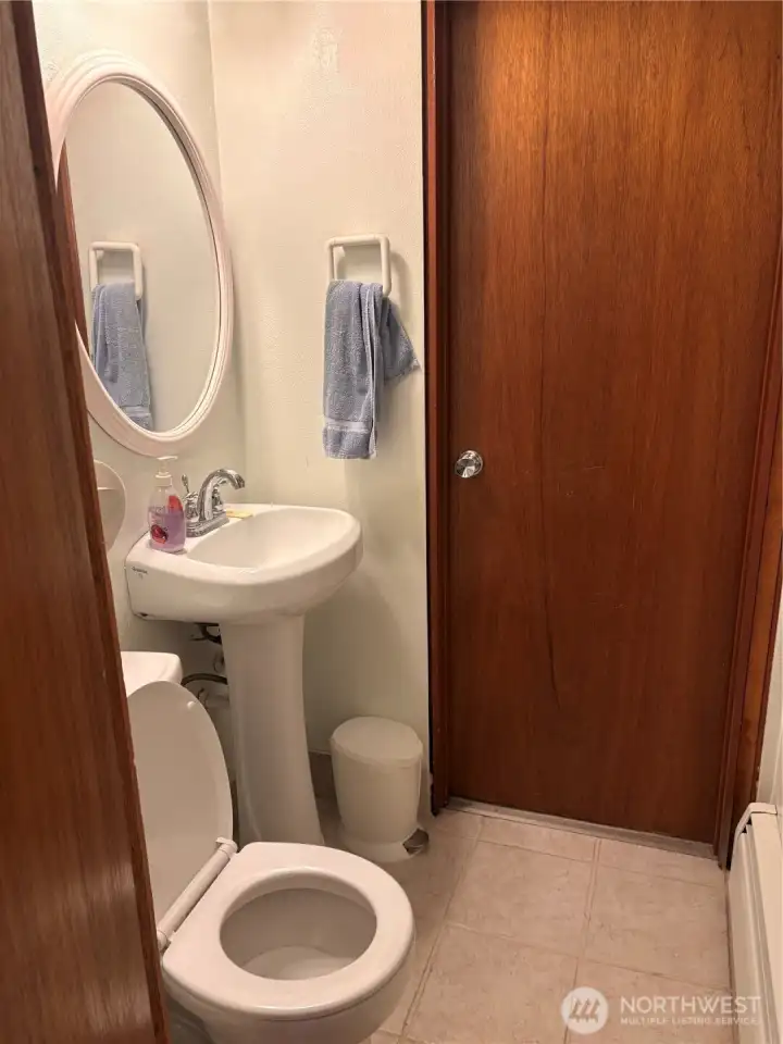 1/2 bath off the bedroom