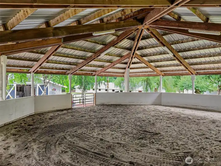 55' Round pen access included in monthly dues