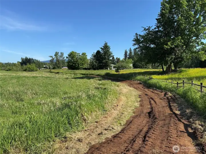 1.17 mile infinity loop trail access included in monthly dues