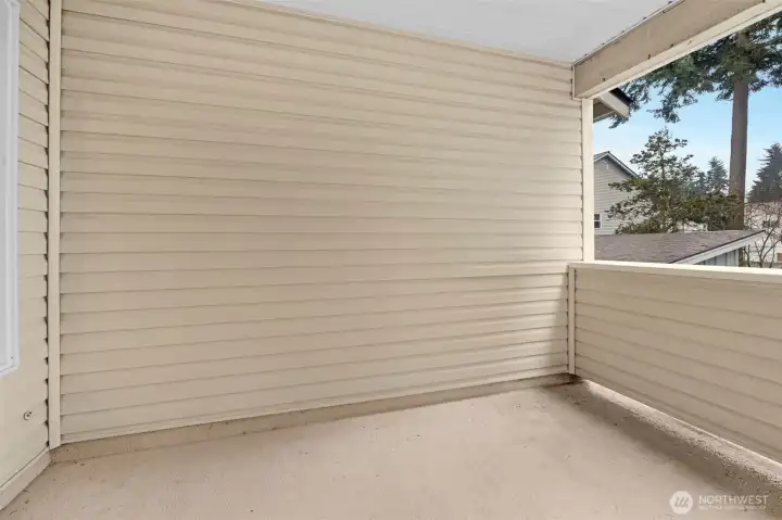 Covered deck. Perfect as quiet getaway.