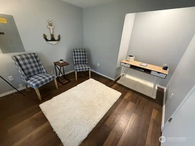 Den or 2nd bedroom Den or 2nd bedroom