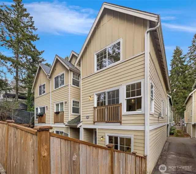 Tucked away on a quiet block yet just minutes from everything, this home is a commuter’s dream with easy access to I-5, Hwy 99, the Northgate Transit Center, and the Light Rail Station.