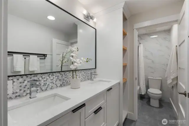 Contemporary upgrades in main bathroom