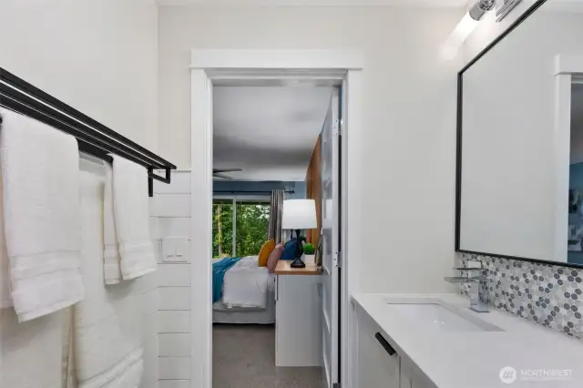 Fully renovated owner’s ensuite