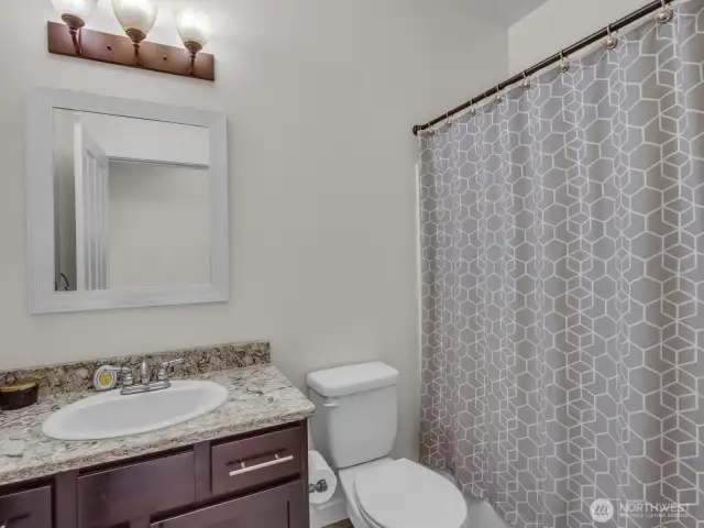 Guest full bath.