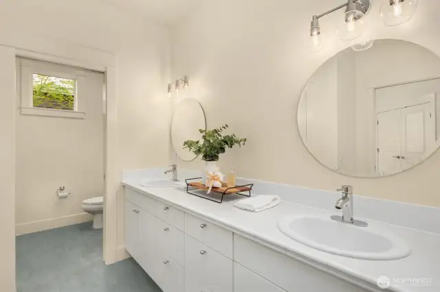 Main floor jack/jill bath