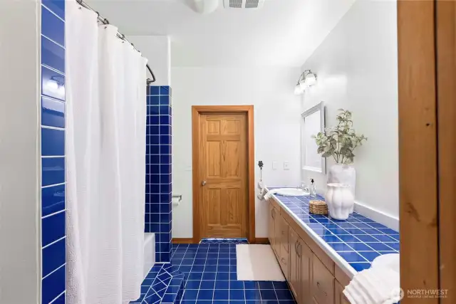 Jack & Jill bathroom for 2nd and 3rd bedrooms