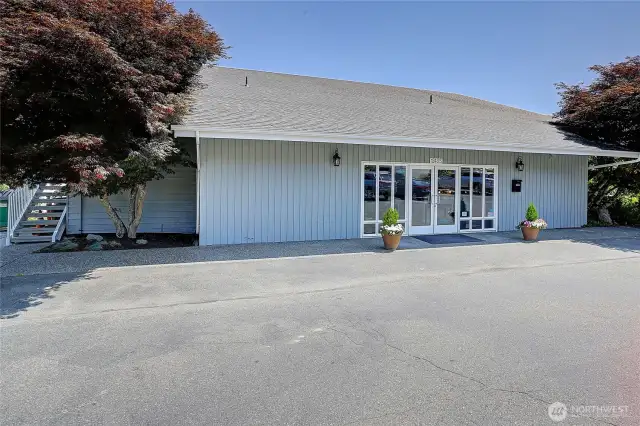 optional clubhouse membership - GREAT ammenities!