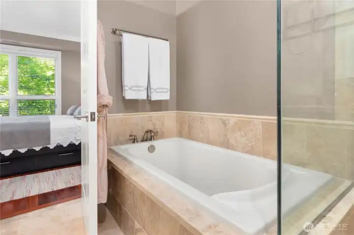 Primary 5-piece Bath