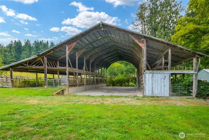 Large Stalled barn