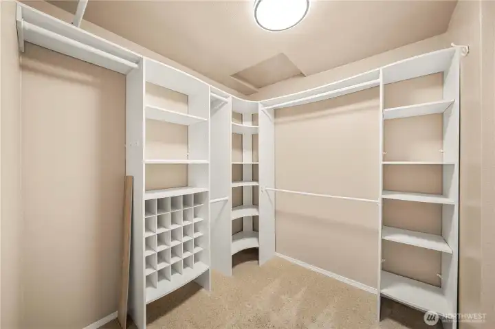Custom walk in closet off primary en suite.
