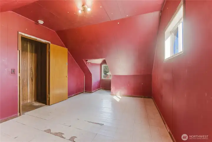 Upstairs room 2