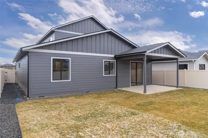 Not of actual home. Same floorplan, builder, and neighborhood.