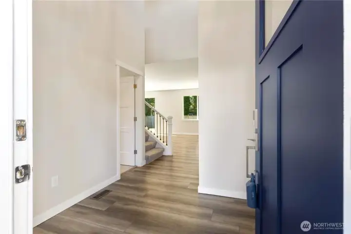 Crisp and clean front door with Kwikset SmartCode Keyless entry (or Key)