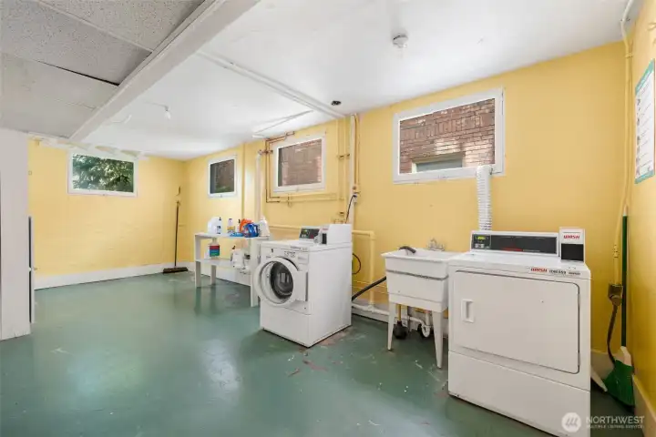 Laundry/utilitiy room