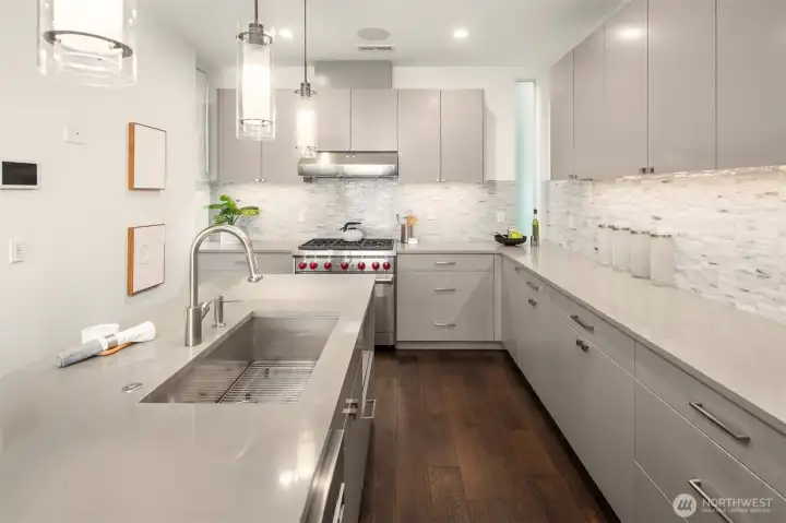 Kitchen , picture yourself cooking in the space