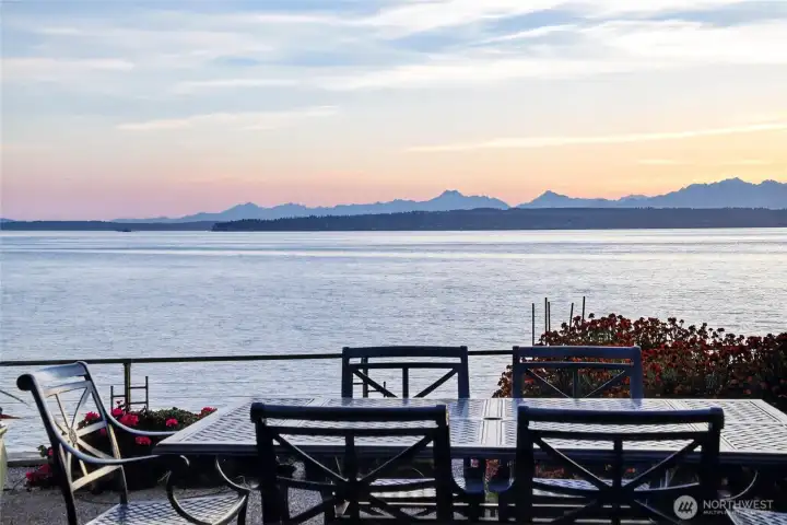 Every meal comes with a front-row seat to Puget Sound sunsets and the Olympic Mountains.