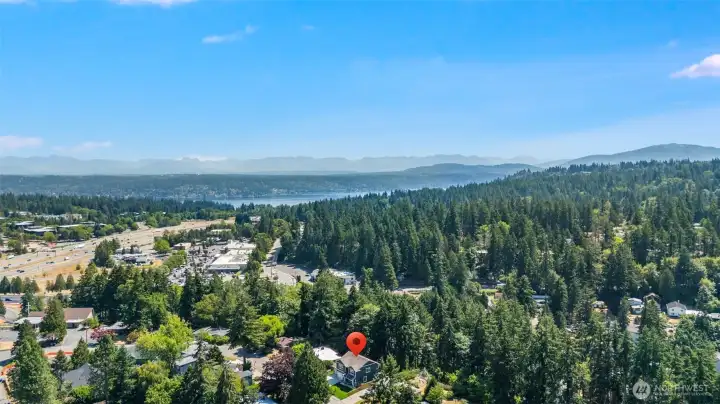 Ideally located minutes to parks, shopping, dining, schools, amenities and freeway Ideally located minutes to parks, shopping, dining, schools, amenities and freeway