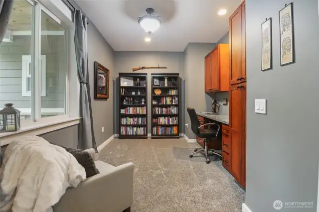 Office/ den space right off the entry way.