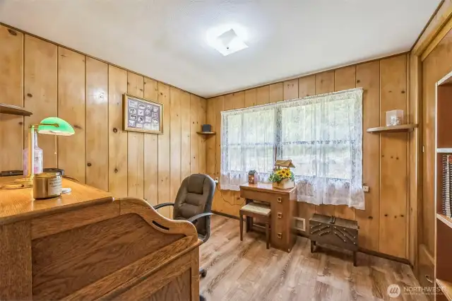 2nd bedroom/office