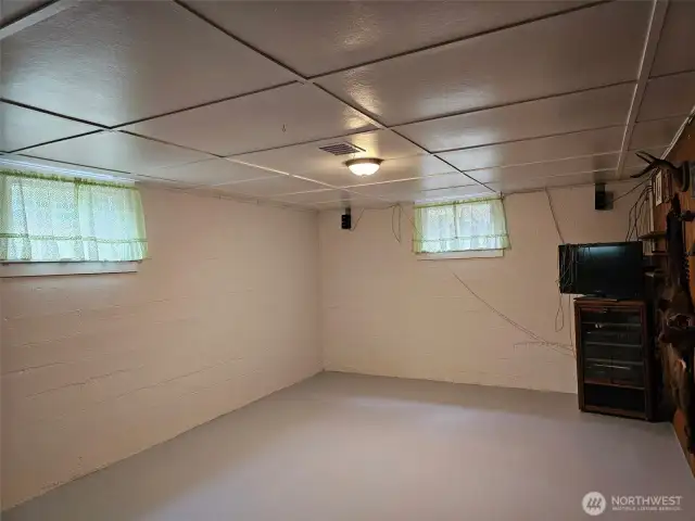 Basement game room/ or 4th bedroom.