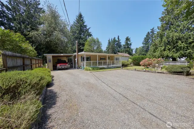 Look at all that parking space--enough for a RV and several vehicles.