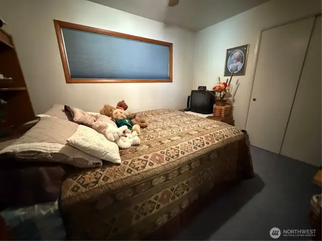 Guest bedroom