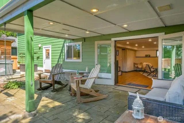 Indoor/outdoor spaces