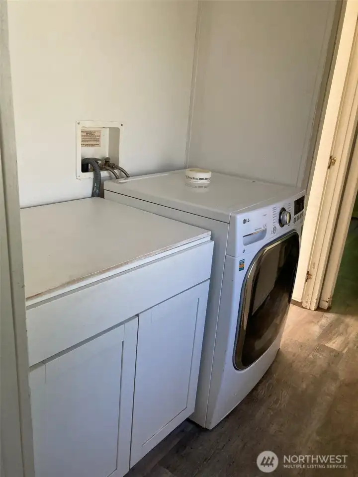 Washer / dryer in hall