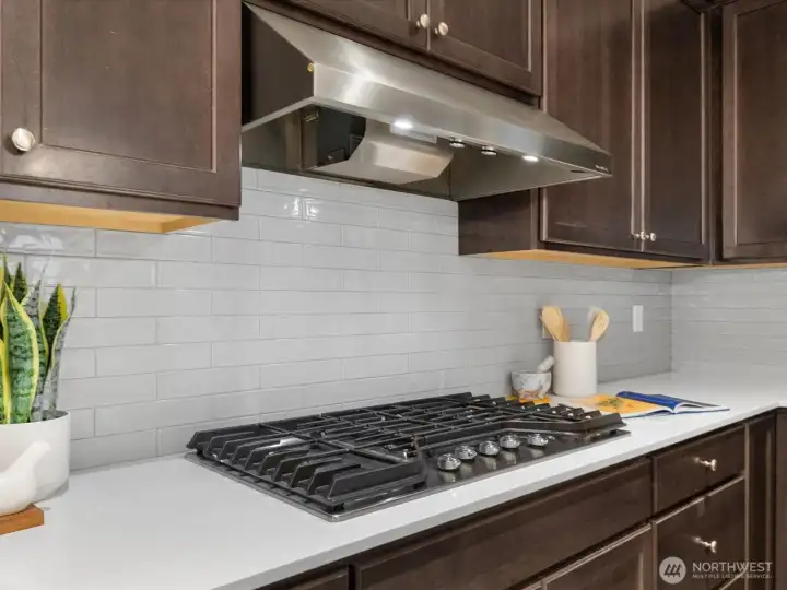 Gas cooktop is wonderful feature!