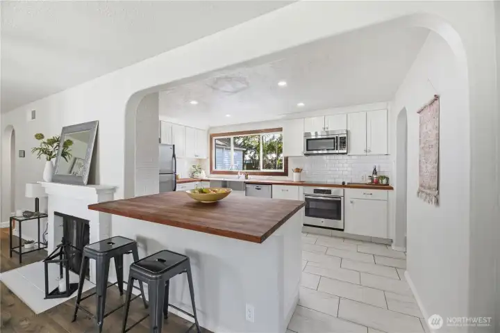 Bright and beautiful open concept kitchen