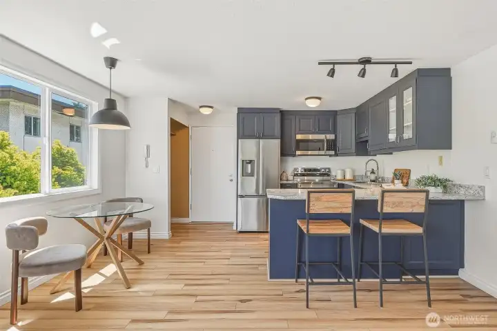Abundant natural southwestern light throughout