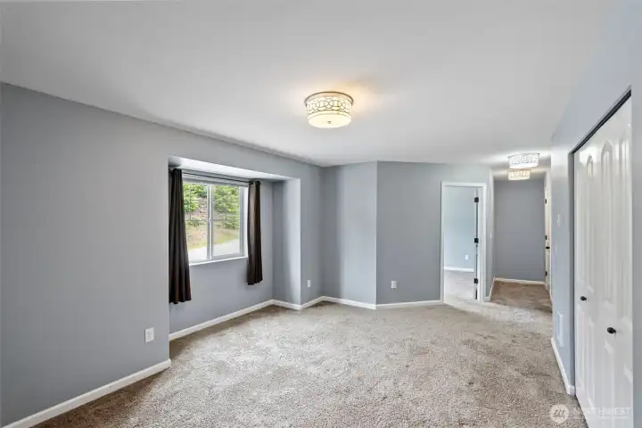 Upstairs loft with closet space for extra storage
