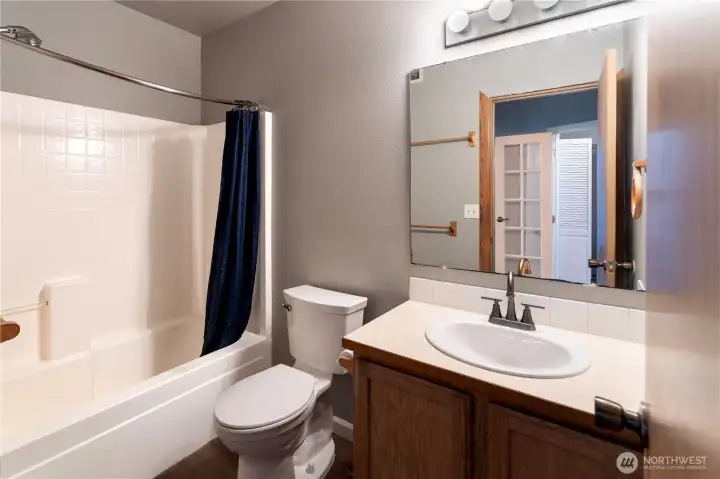 Basement full bathroom