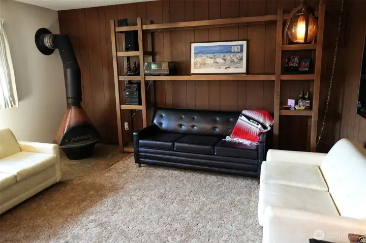 Living room looking to fireplace. Living room looking to fireplace.