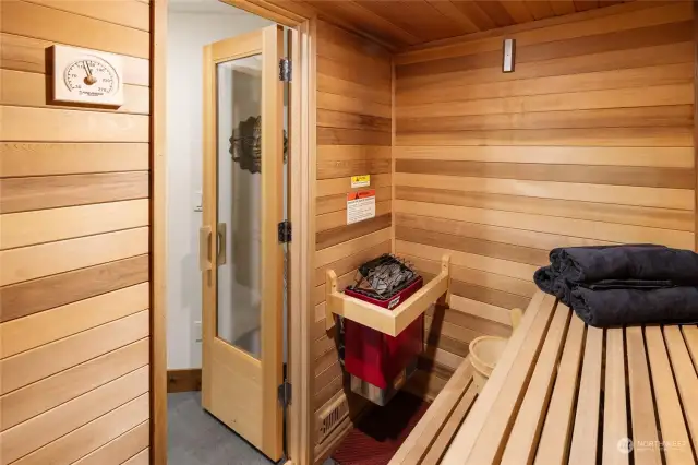 Like new Sauna to relax after a fun day of Suncadia adventures.