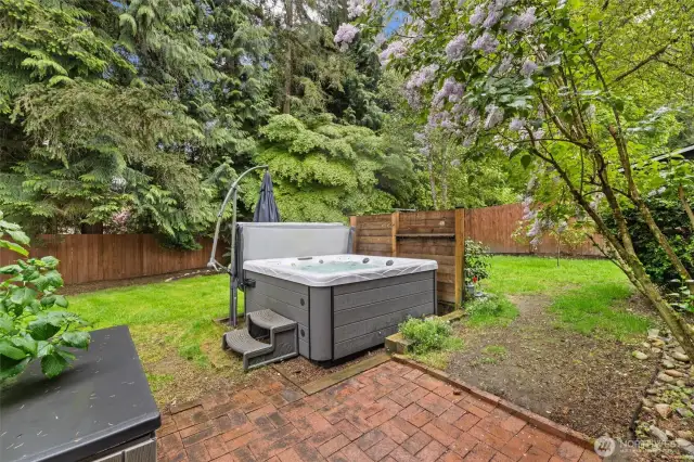 Path to the hottub