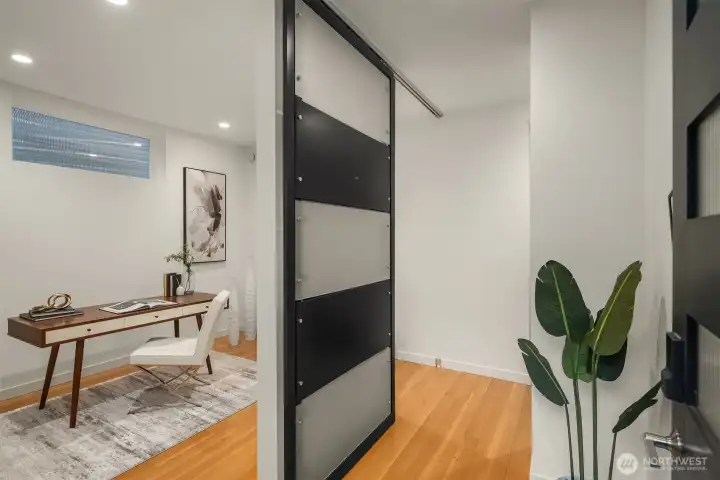 Lower level office/flex space