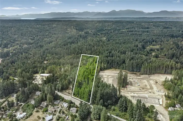 5.16 acres in Poulsbo is only 10 minutes to Silverdale and 27 minutes to the Bainbridge Ferry.