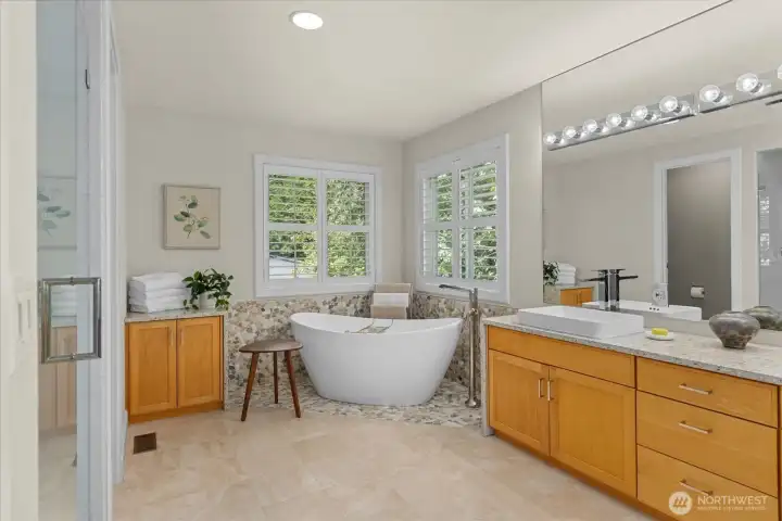 Primary bath, newly refreshed, deep soaking tub, Marble floors